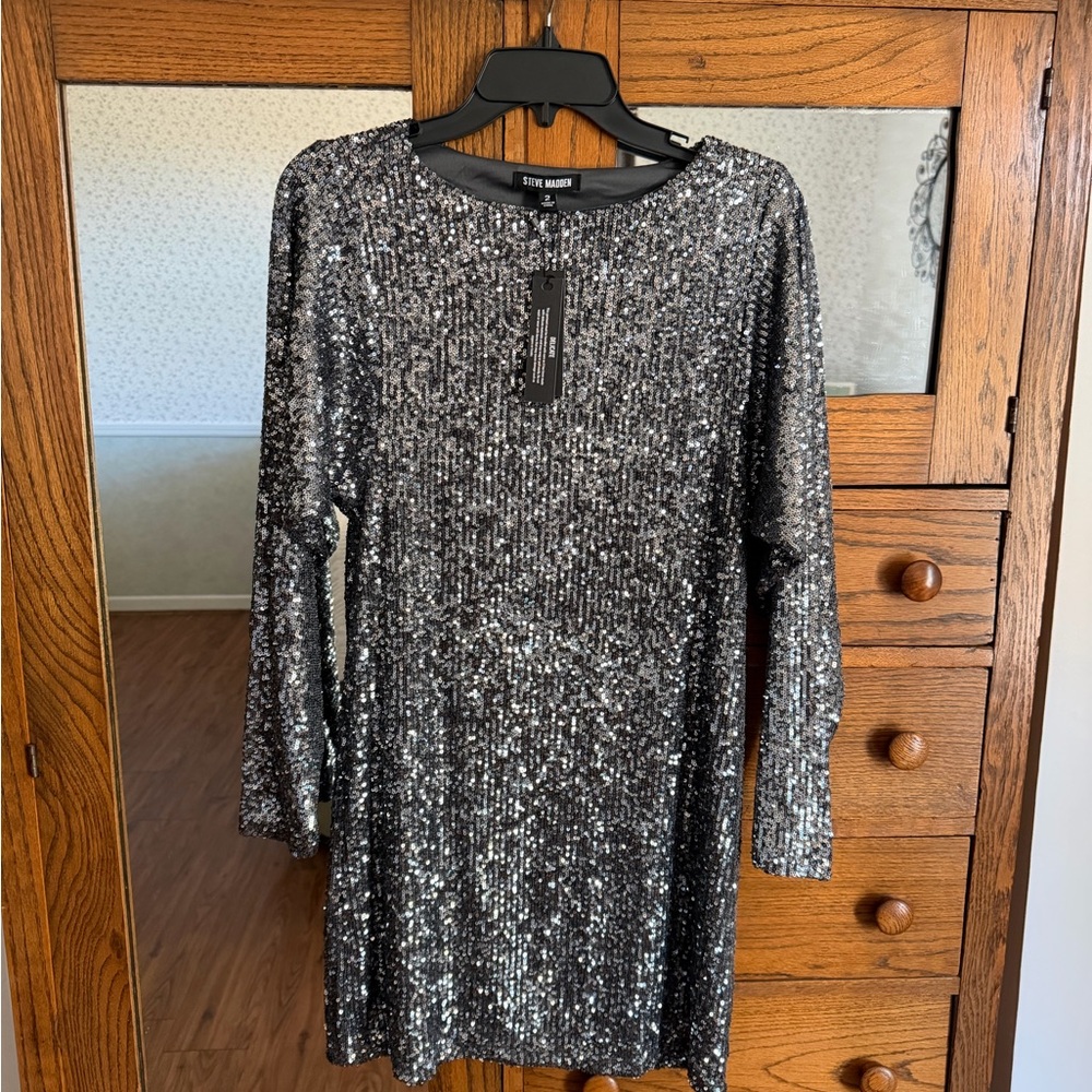 Steve Madden Long Sleeve Silver Sequin Size 2 Dress